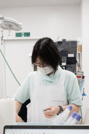 作業中のスタッフ